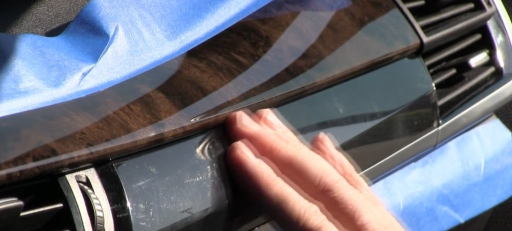 How to Remove Scratches from a Car’s Interior